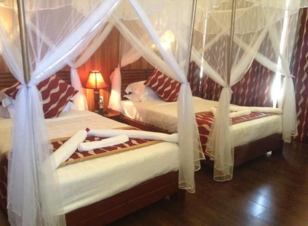 Luxury safari lodge accommodation in the Masai Mara National Reserve